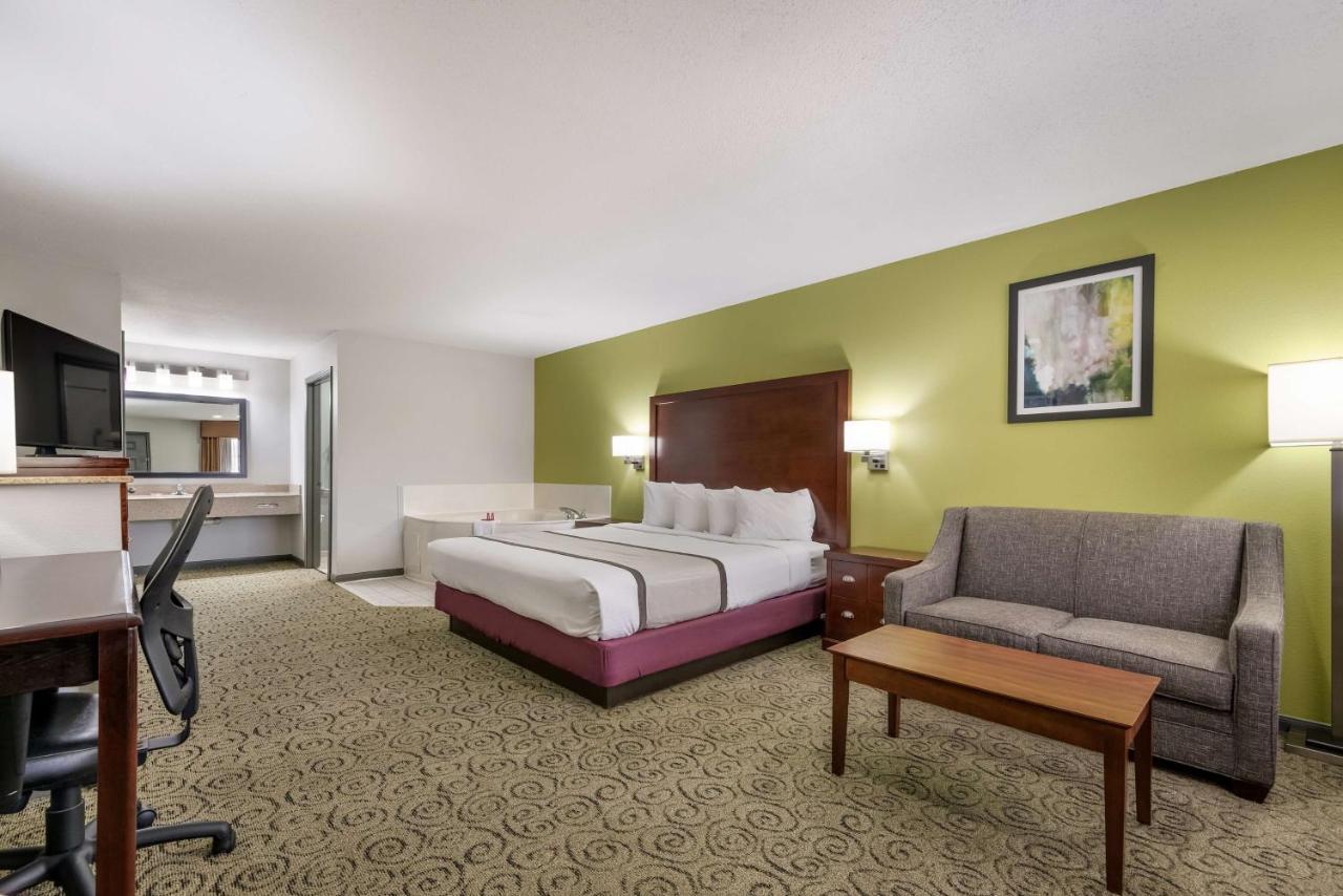 Surestay Hotel By Best Western Deer Park Esterno foto