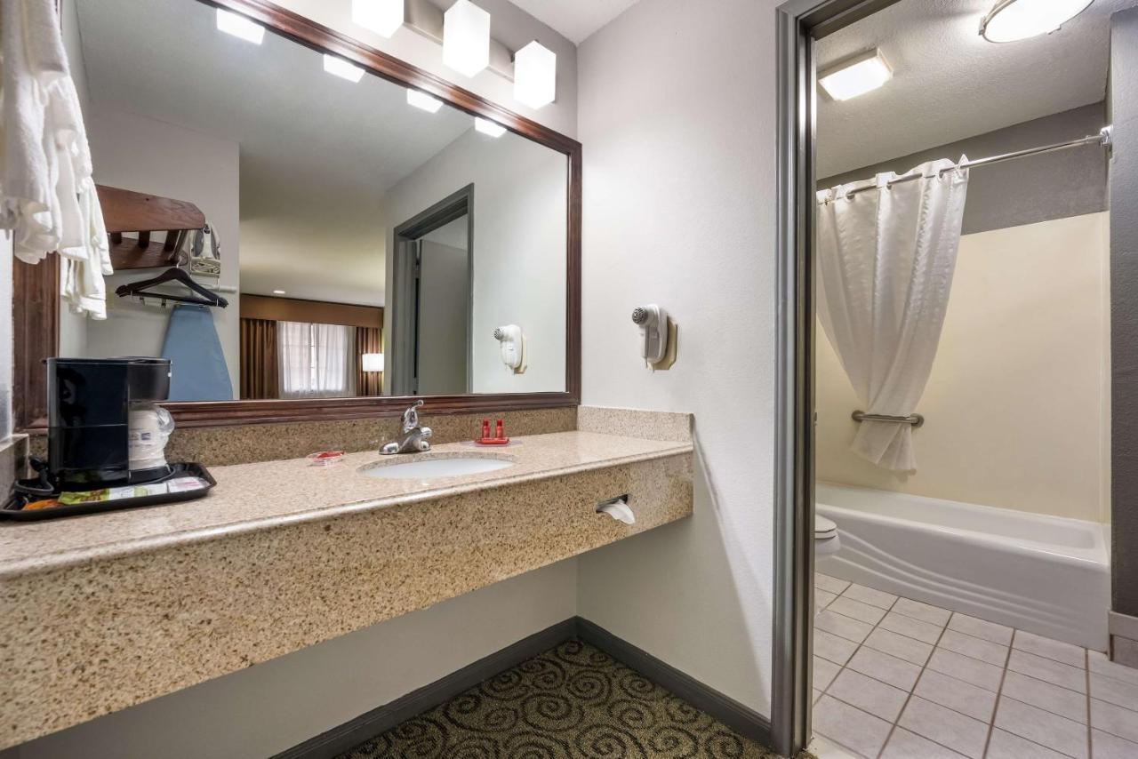 Surestay Hotel By Best Western Deer Park Esterno foto